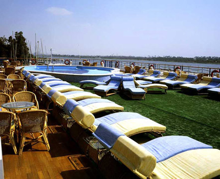 hotel_boat-deck-1